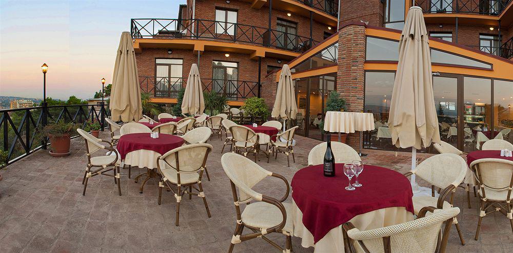 Urban Lodge Hotel Rooms And Suits Tbilisi Restaurang bild
